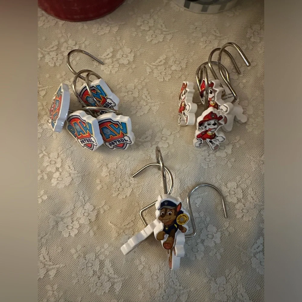 2016 ⚠️ Paw Patrol Shower Curtain Hooks 11 Paw Patrol Hangers Set missing one